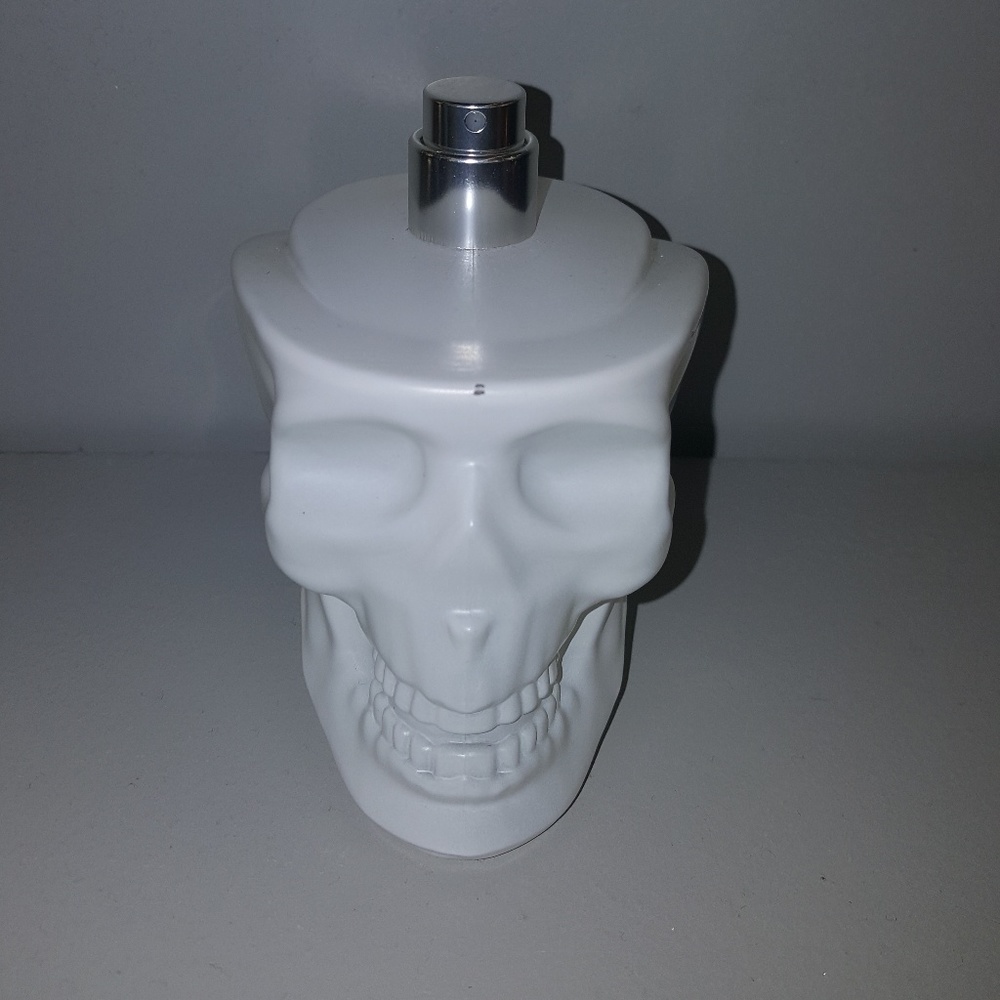 Ed Hardy "Skulls & Roses"